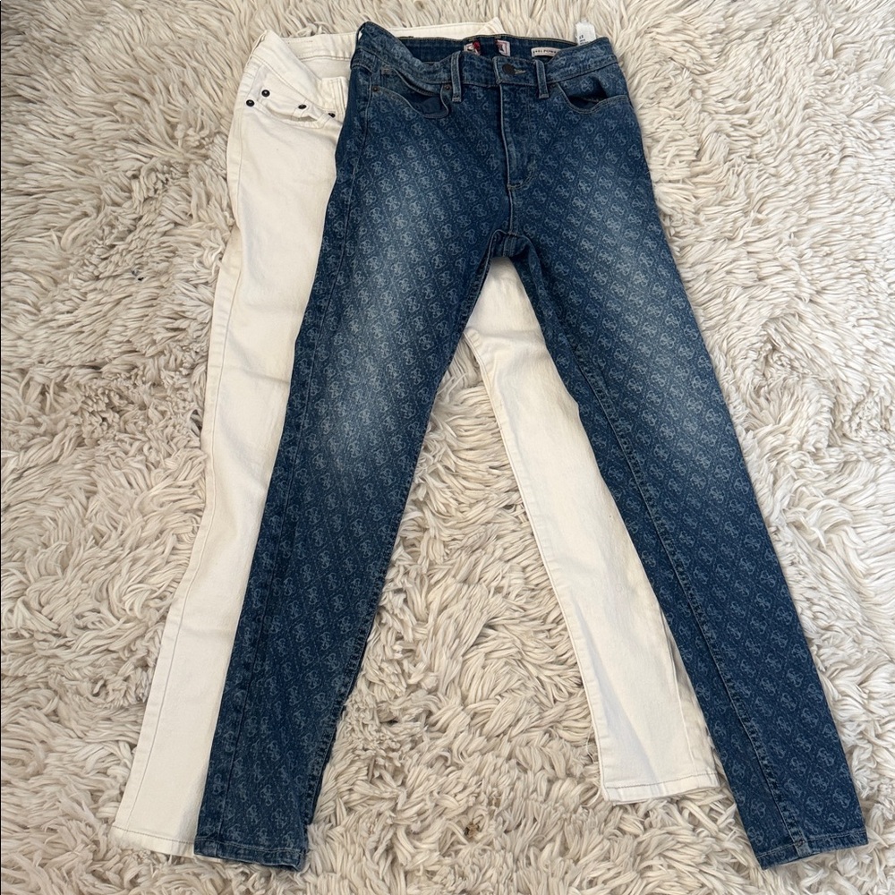 Guess Women's Skinny Jeans — Blue Monogram & Off-White Pair